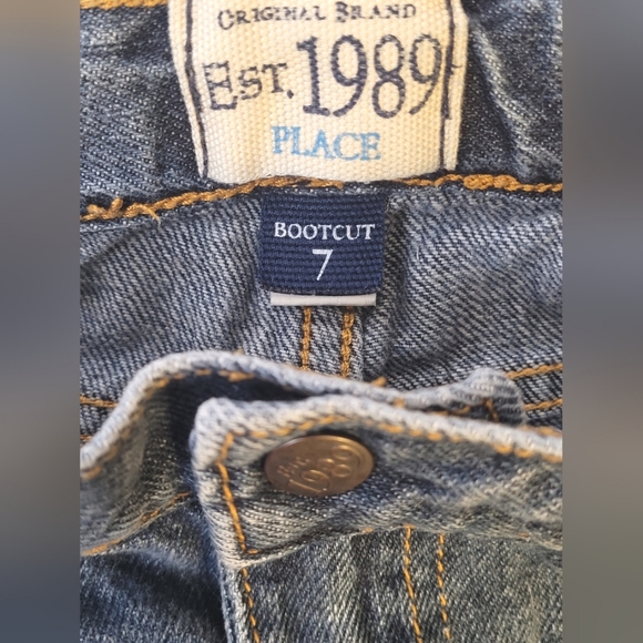 Children's Place Boy Jeans Bootcut Size 7 Great Medium Blue Distress at Cuffs - Picture 3 of 3